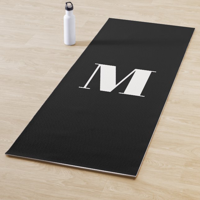 Tapis De Yoga Personnaliser monogramme initial noir blanc (En situation)