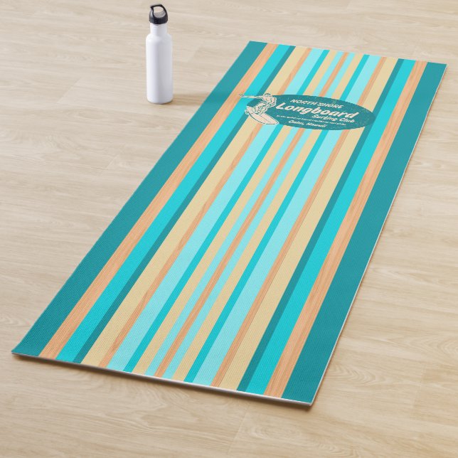 Tapis De Yoga Planche de surf Pipeline Hawaïenne rayée sarcelle (En situation)