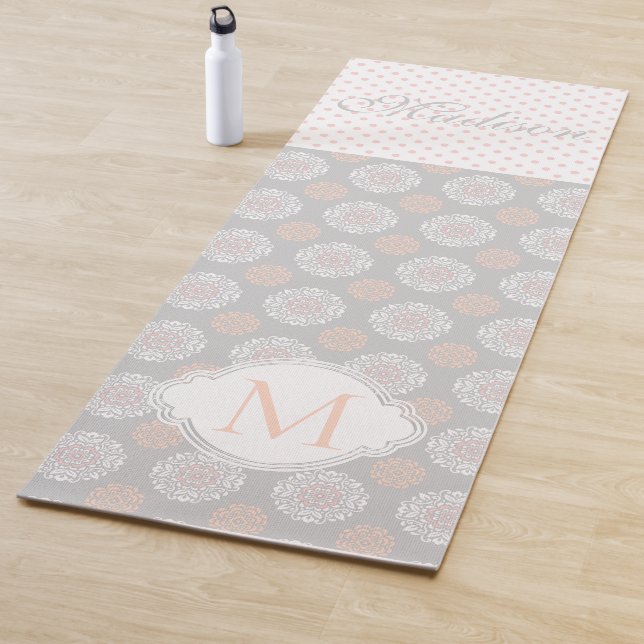 Tapis De Yoga Points Gris Peach Rose Monogram Yoga Mat (En situation)