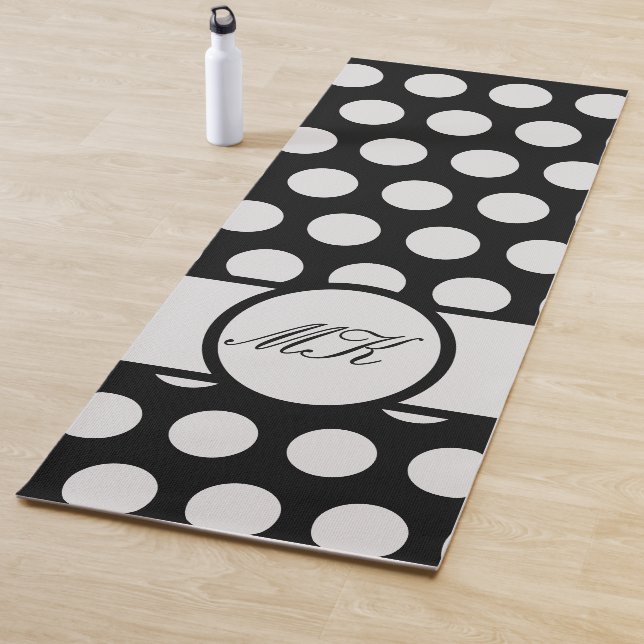 Tapis De Yoga Polka noir et blanc mignon Monogramme (En situation)