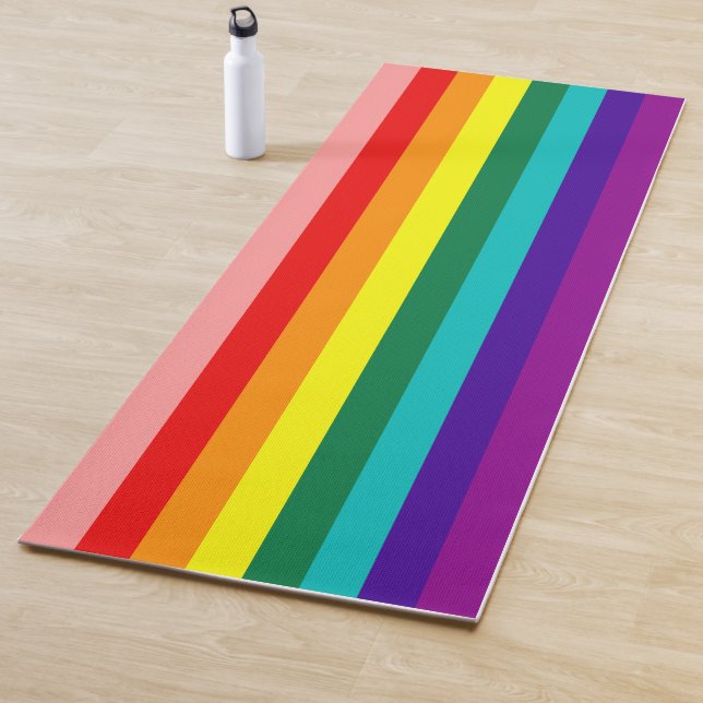 Tapis De Yoga Premier drapeau de la Rainbow Pride (En situation)