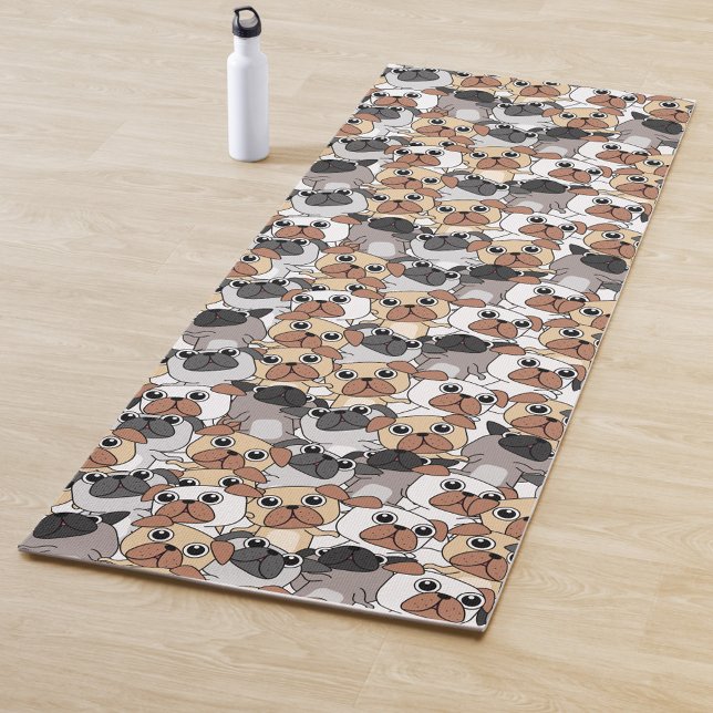 Tapis de yoga Pug (“A mat full of pugs to keep you smiling through every stretch.”)
