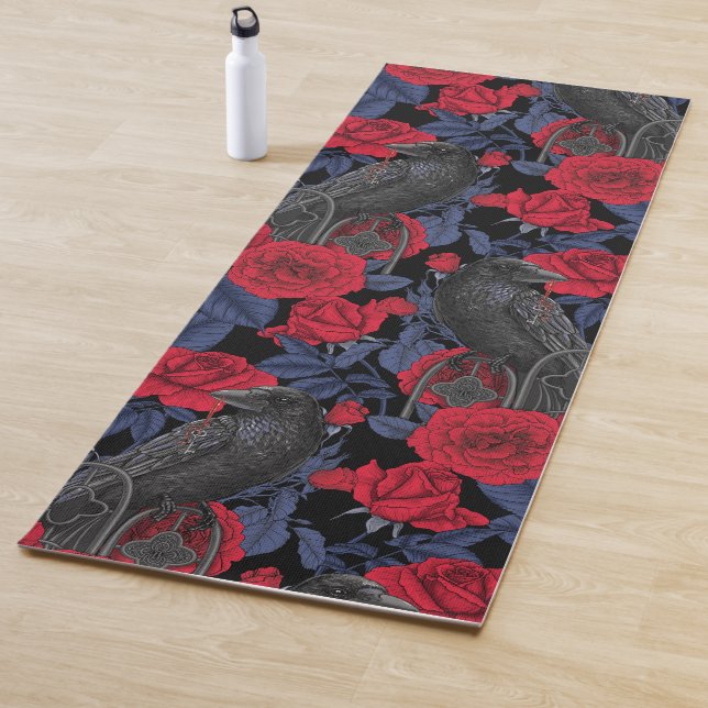Tapis De Yoga Ravages et roses avec des feuilles bleu foncé (En situation)