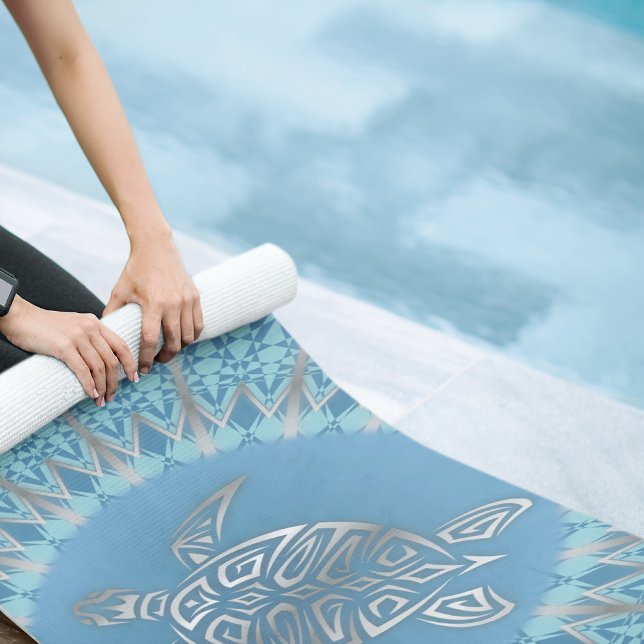 Tapis De Yoga "Rayon de tortue d'argent" | Plage de Monogram (Créateur téléchargé)