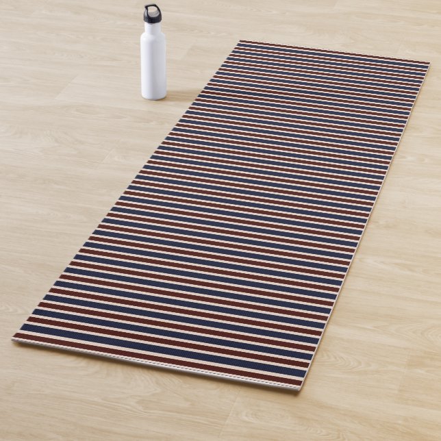 Tapis De Yoga Rayures rouges, blanches et bleues (En situation)