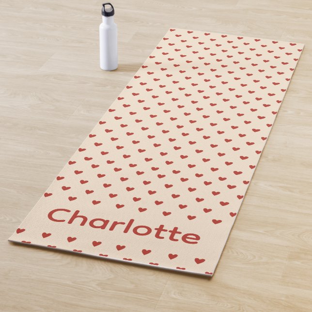 Tapis De Yoga Red Hearts Pattern on Cream Background Yoga Mat (En situation)