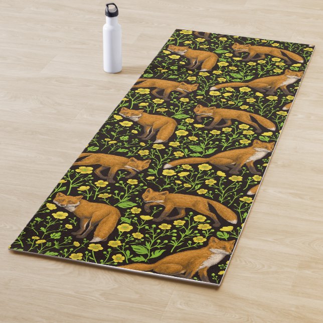 Tapis De Yoga Renards et papillons sur le noir (En situation)