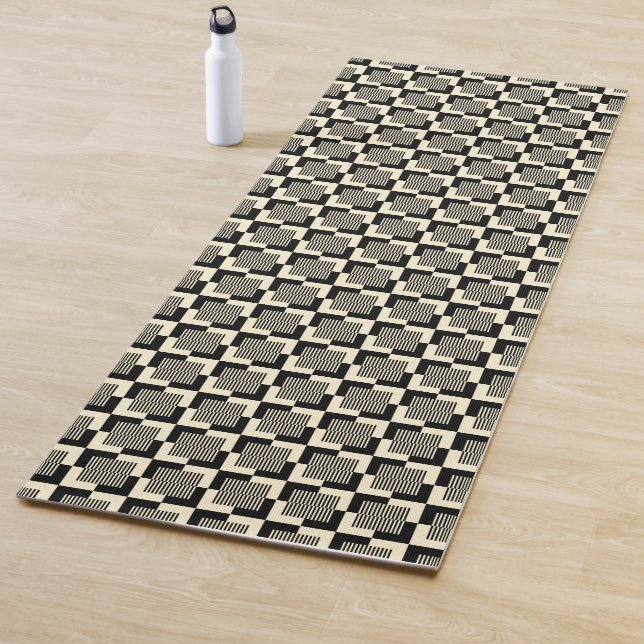 Tapis De Yoga Rétro motif noir et bronzage (En situation)