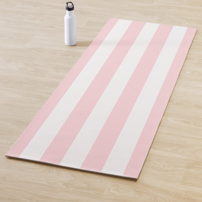 Tapis de Yoga Rose et Blanc à Rayures (En situation)