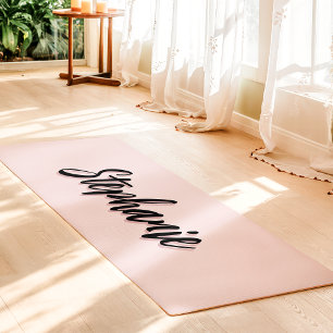 Tapis De Yoga Rose Pâle Et Noir Nom Personnalisé Simple