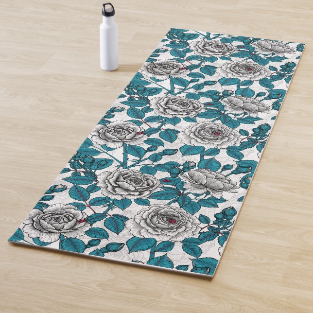 Tapis De Yoga Roses blanches et coccinelles (En situation)