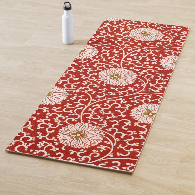 Tapis De Yoga Rouge Floral Vibrant Ornate Classé Motif (En situation)