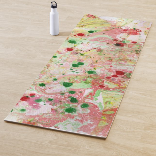 Tapis De Yoga Rouge rose Jaune Vert tendance Art Abstrait modern (En situation)