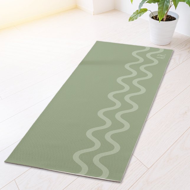 Tapis De Yoga Sage Green Modern Minimal Wavy Lines And Initials (Disclaimer: This image is a digital mockup.)