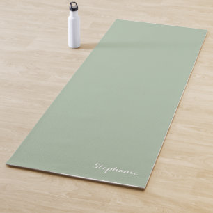 Tapis De Yoga Sage Green Nom Moderne Élégant Monogramme Boho