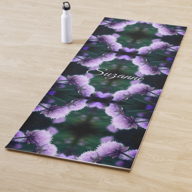 Tapis De Yoga Scallion violet fleurie Abstraite personnalisée (En situation)