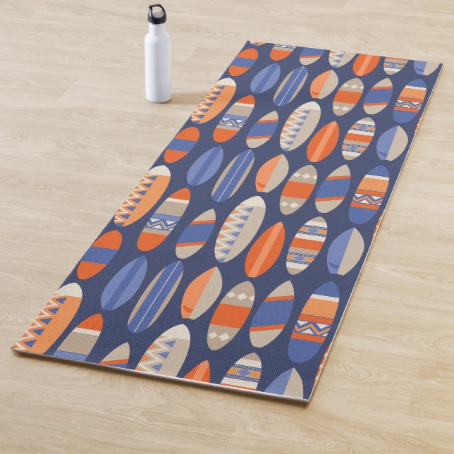 Tapis De Yoga Secret Beach Hawaiian Surfboards - Blue and Orange (En situation)