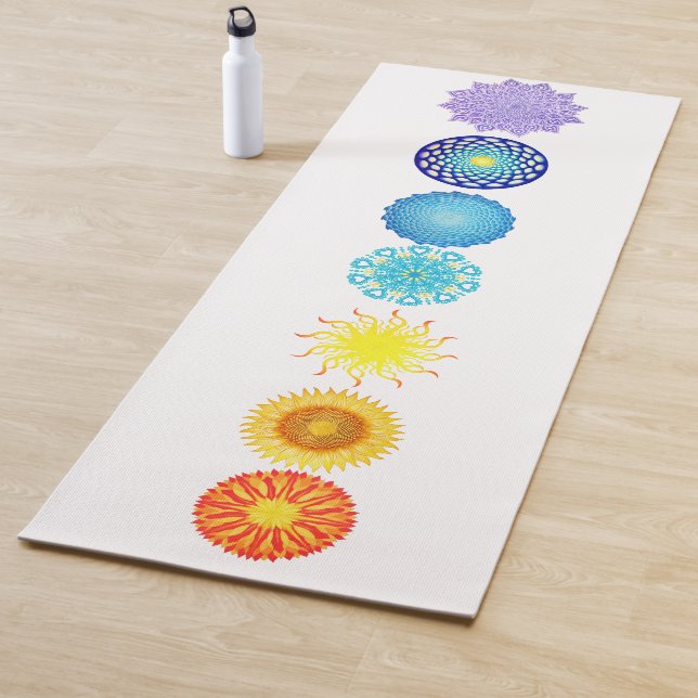 Tapis De Yoga Sept mandalas de couleurs d'arc-en-ciel de Chakras (En situation)