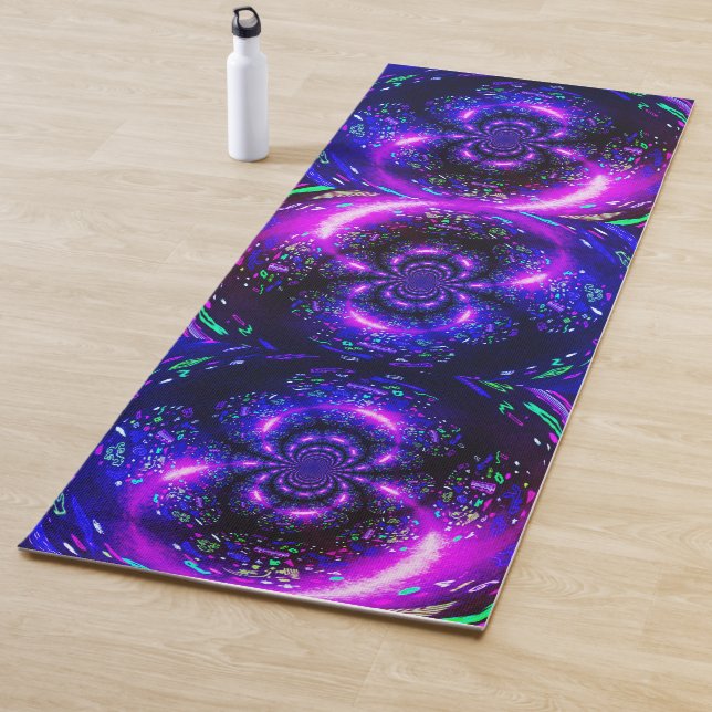 Tapis De Yoga Sirène spirale noire Trippy violet (En situation)