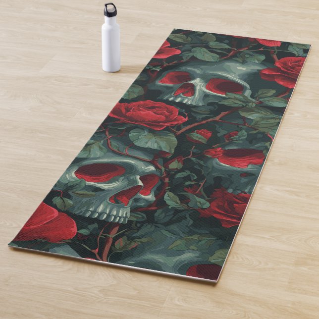 Tapis De Yoga Skull and Red Roses Pattern – Dark Floral Design (En situation)