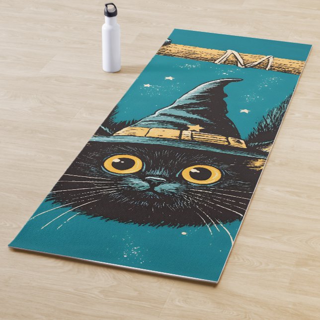 Tapis De Yoga Sorcière éffrayante de chat noir volant (En situation)