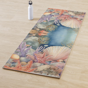 Tapis De Yoga Sous Les Coquilles De Poissons De Mer