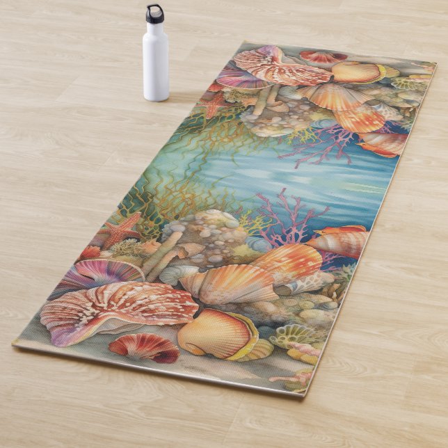 Tapis De Yoga Sous Les Coquilles De Poissons De Mer (En situation)