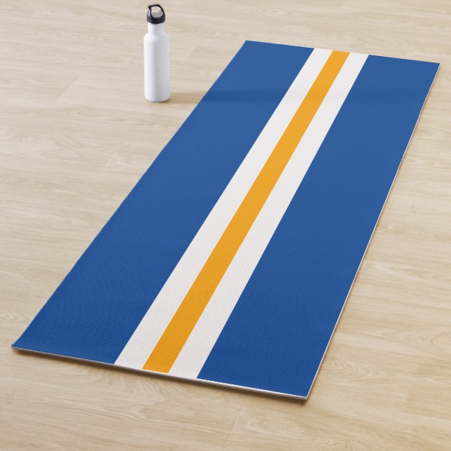 Tapis De Yoga Sporty Bold Deep Blue Orange White Racing Stripes (En situation)