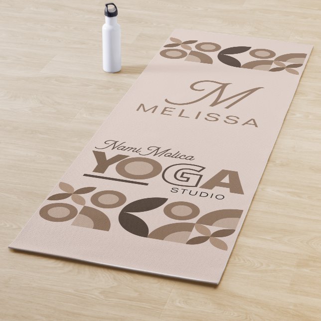 Tapis De Yoga Studio De Yoga Géométrique Beige Brown Moderne (En situation)