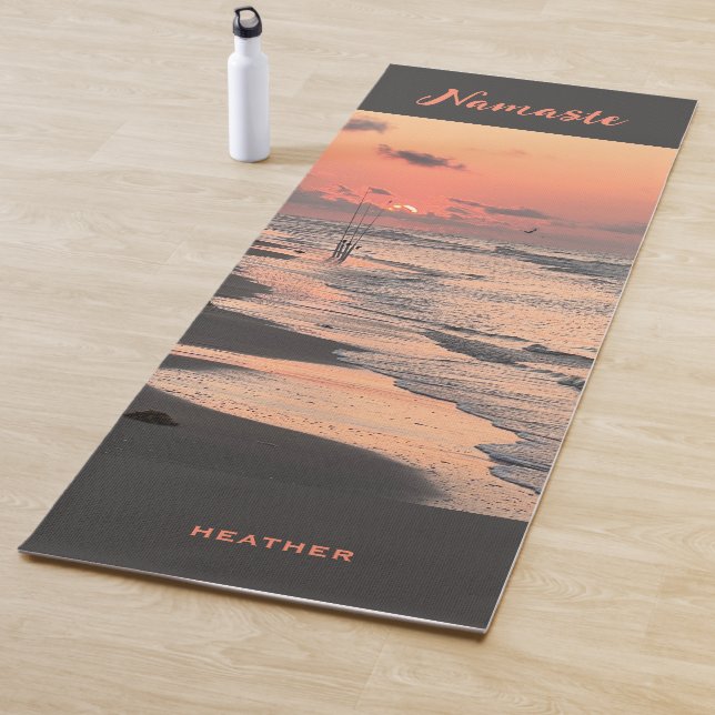 Tapis De Yoga Sunrise sur la côte du Texas, personnalisée (En situation)
