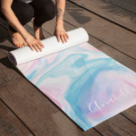 Tapis De Yoga Symbole Om des perles de marbre<br><div class="desc">Belle couleur pastel marbre tourbillonne design avec un symbole Om et votre nom ou texte personnalisé.</div>