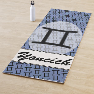 Tapis De Yoga Symbole Zodiaque Gemini Standard par Kenneth Yonci