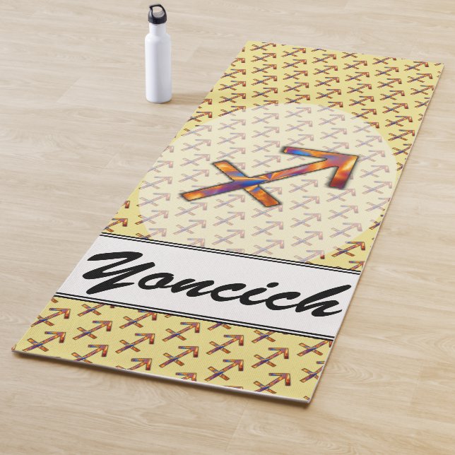 Tapis De Yoga Symbole zodiaque Sagittarius Élément par K Yoncich (En situation)