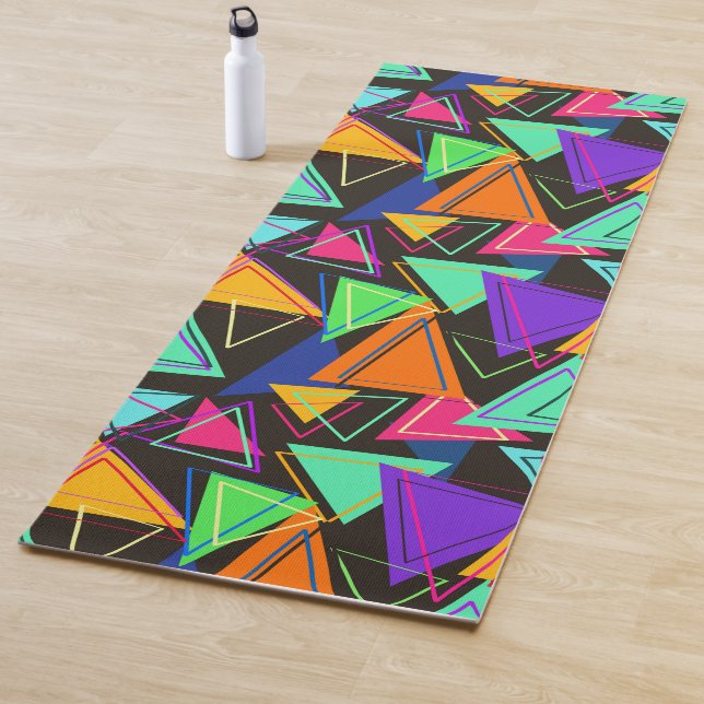 Tapis De Yoga Triangles colorés (En situation)