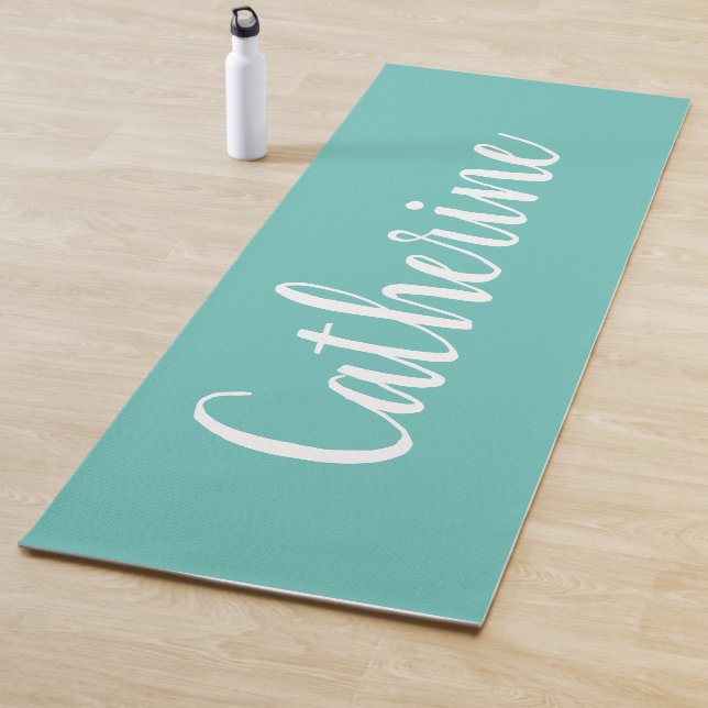 Tapis de yoga turquoise personnalisé avec nom (En situation)