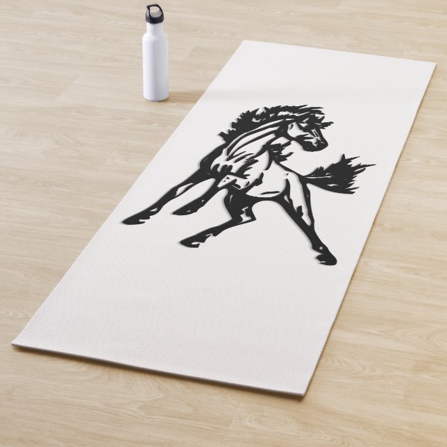 Tapis De Yoga Un cheval sautant fringant  (En situation)