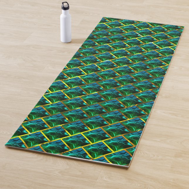Tapis De Yoga Vert comme émeraude sous une râpe dorée ? (En situation)