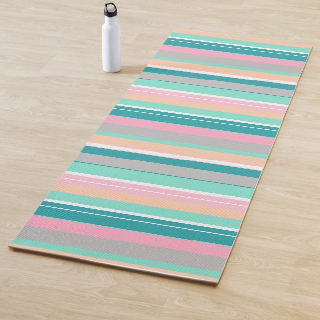 Tapis de Yoga Vibrations Positives Rayures Pastel  (En situation)