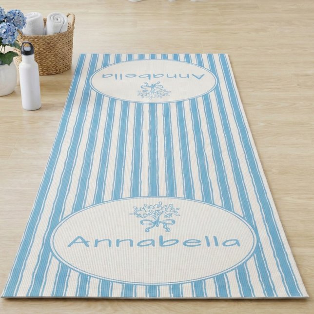 Tapis De Yoga Whimsical Blue White Stripe Preppy Monogram (Créateur téléchargé)