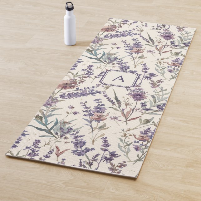 Tapis De Yoga Wildflower Lavender Boho Botanical Floral Monogram (En situation)