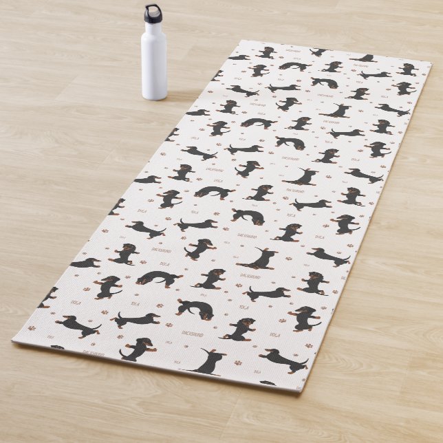 Tapis De Yoga Yoga de chien Dachshund aux cheveux courts (En situation)