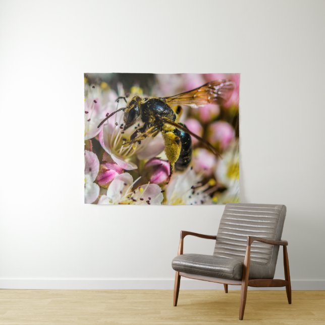 Tapisserie Abeille Dans Le Quartier 50 x 60 (En situation (horizontale))