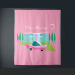 Tapisserie Retro Pink Palm Springs<br><div class="desc">Entre l’arrière - plan rose, la maison moderne turquoise du milieu du siècle et la voiture classique des années 1950, ce design ne pouvait pas être plus Palm Springs s’il le disait dans les nuages. Oh, attendez, il le dit dans les nuages ! La pierre bleue et turquoise de la...</div>