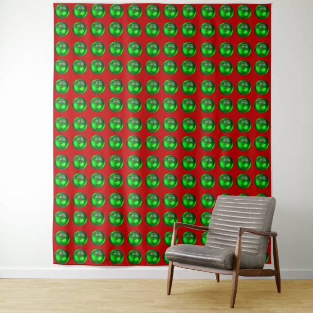 Tapisserie rouge avec points verts (En situation)