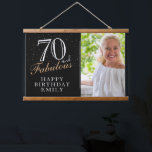 Tapisserie Suspendue 70 et fabuleux Elegant Black 70th Birthday Photo<br><div class="desc">70 et fabuleux Elegant Black 70th Birthday Photo Hanging Tapestry. 70 et texte fabuleux en script tendance avec un nom sur un arrière - plan noir. Personnalisez-le avec votre photo, votre nom et l'âge, et faites votre propre décor de fête d'anniversaire. C'est un grand signe et un décor pour la...</div>