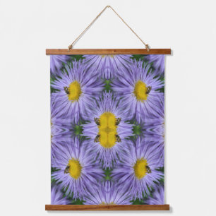 Tapisserie Suspendue Abeille sur fleurs d'aster violettes Art de la nat