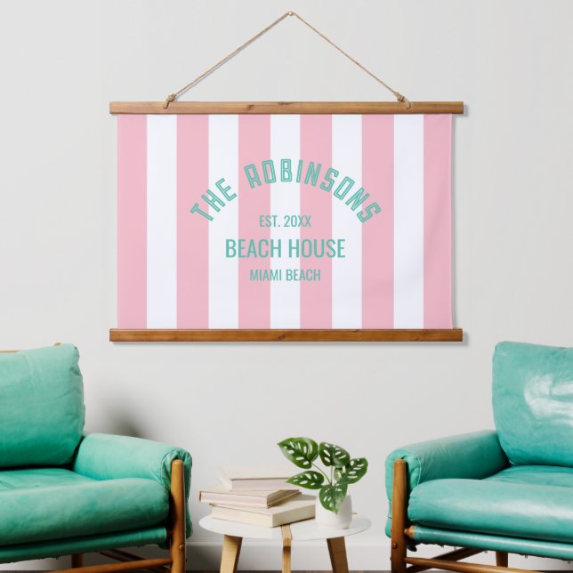 Tapisserie Suspendue Beach House Nom de famille Pink Cabana Stripe (Salon)