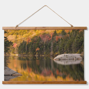Tapisserie Suspendue Couleurs d'automne reflétées sur l'étang du castor