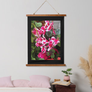 Tapisserie Suspendue Cyclamen rose varié avec bordure noire