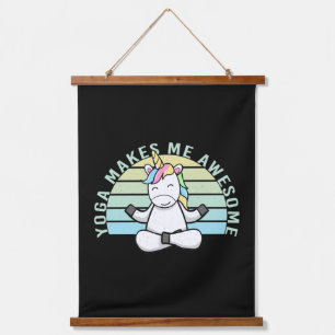 Tapisserie Suspendue Drôle mignon licorne faisant du yoga. drôle yoga p